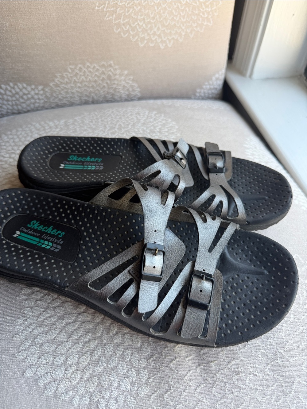 Skechers Metallic Silver Gray Buckle Slide Sandals size 8